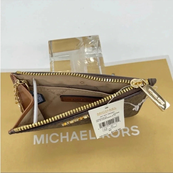 Michael Kors Small TZ Coinpouch w/ID
Leather Brown - Picture 5 of 5